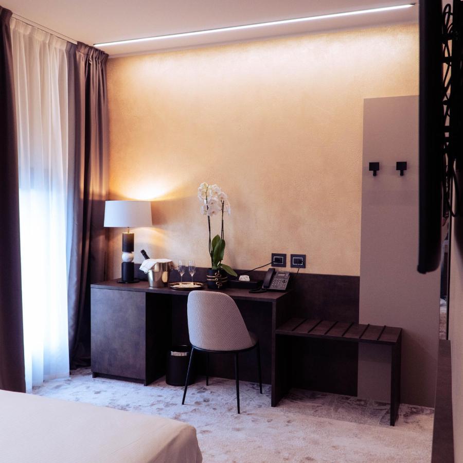 Hotel De Amicis Moglia Esterno foto